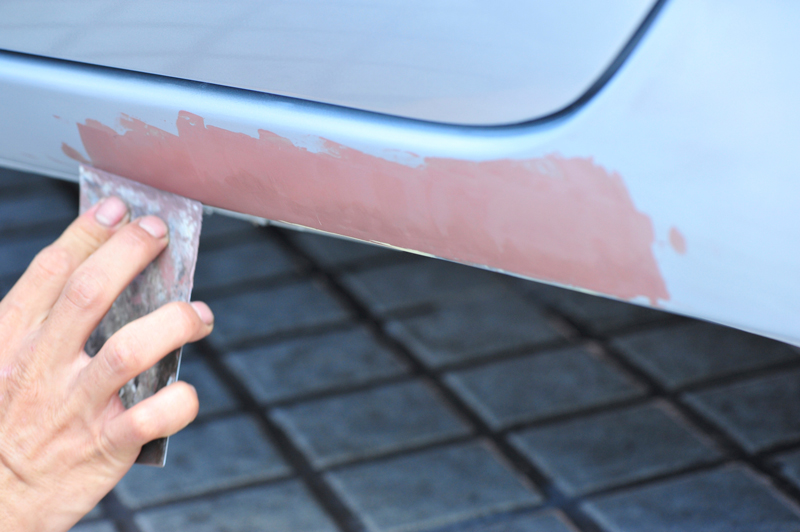 Carrozzeria auto: come rimuovere la resina senza fare …