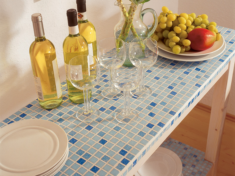 Tavolo con rivestimento a mosaico bricoportale fai da for Consolle per cucina