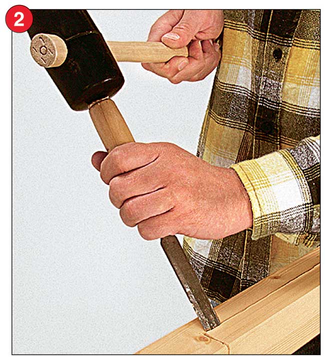 sagomatura del legno con scalpello