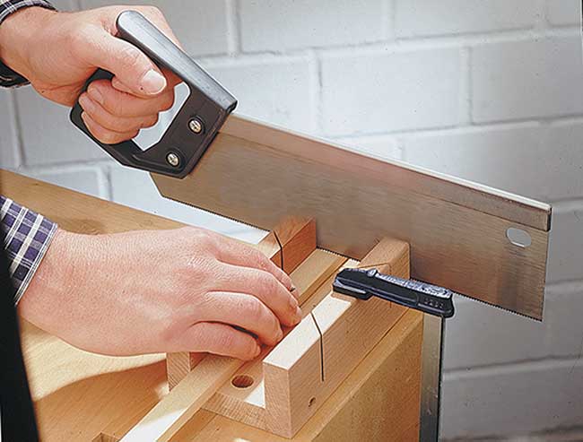 Come lavorare il legno a mano con gli utensili classici Tagliare il legno: tecniche ed attrezzi
