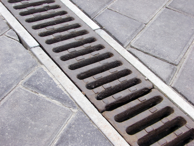 Installare canalette prefabbricate per raccolta acque bricoportale.it Canalette raccolta acqua per terrazzi