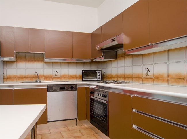 Rinnovare la cucina senza cambiarla bricoportale: fai da te e ... Come rinnovare una cucina in legno