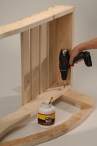 Sedia A Dondolo In Legno KADAX - Design Ergonomico, Braccioli Larghi, Scelta Colori (legno Naturale, Marrone, Bianco), Per Giardino O Interno