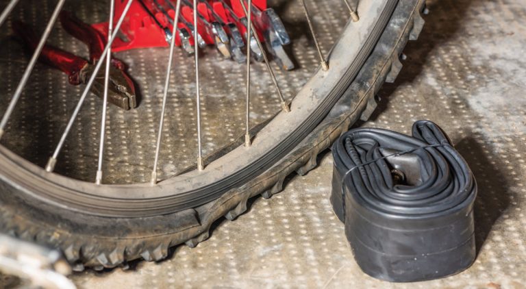 Kit Riparazione Camera Aria Bici 86 Pezzi - Toppe, Valvole E Attrezzi - Foto 8