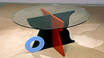 tavolino in legno e vetro